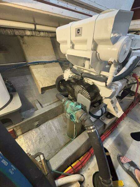 1972 Matthews 4 Flush Deck