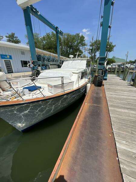 1972 Matthews 4 Flush Deck