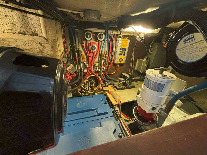 1972 Matthews 4 Flush Deck