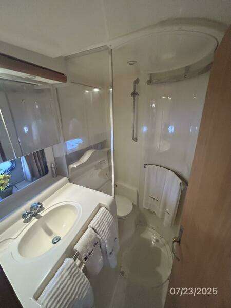 40' Trojan head-shower