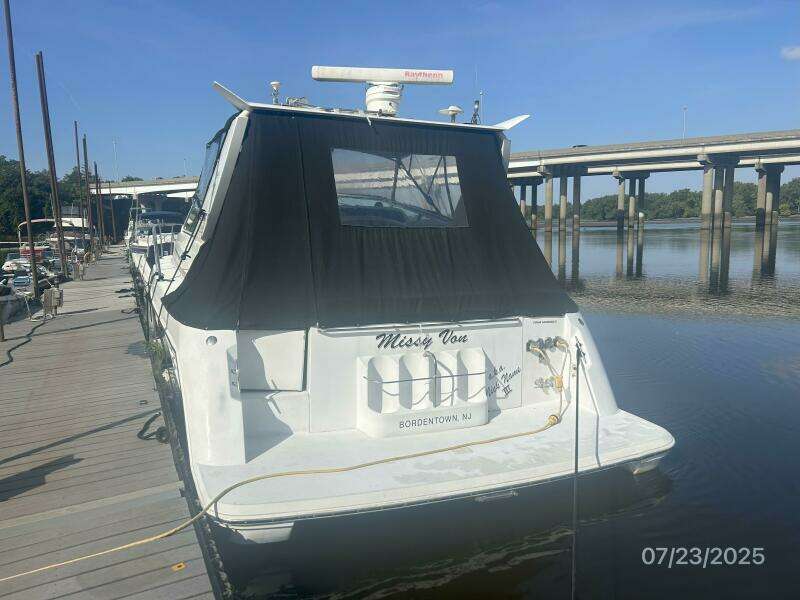 40' Trojan aft profile