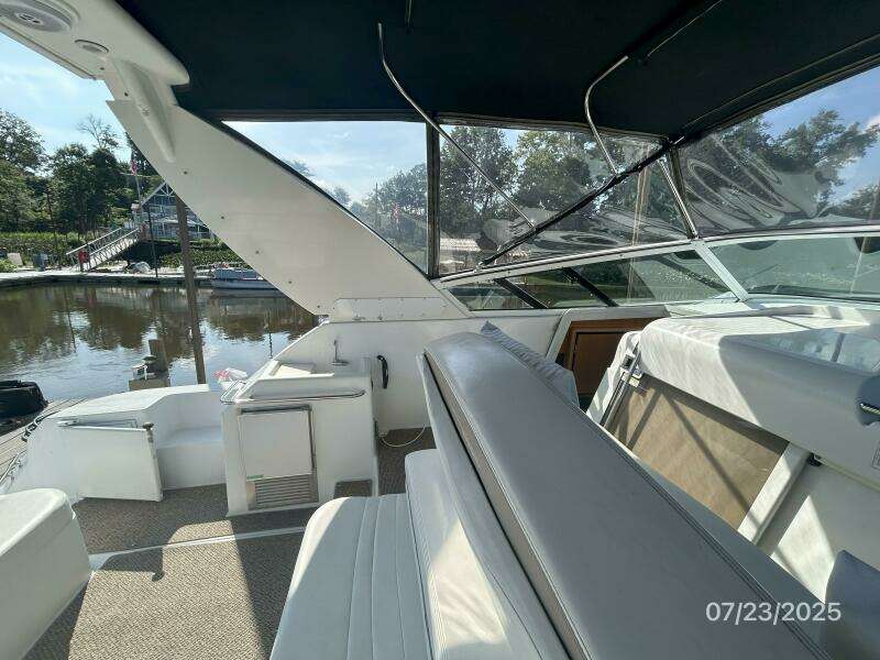 40' Trojan upper deck port