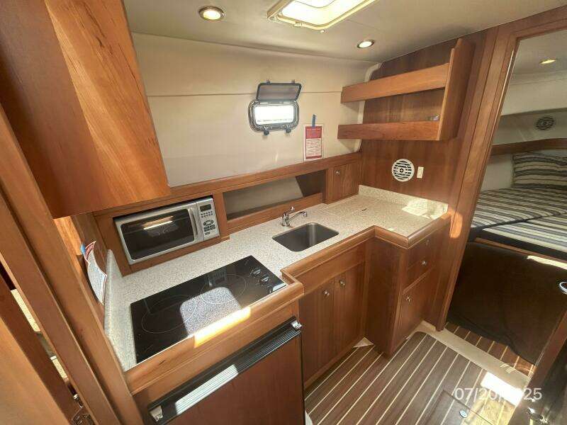34' Mainship galley1