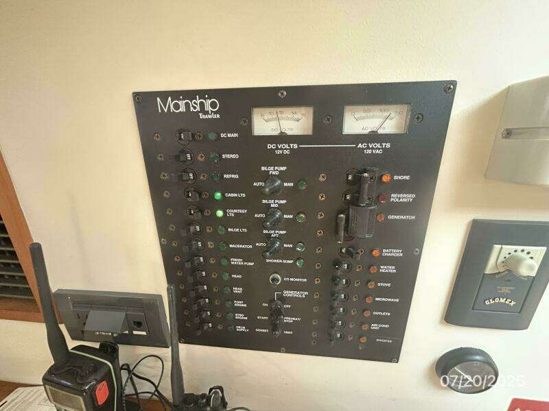 34' Mainship electrical panel1