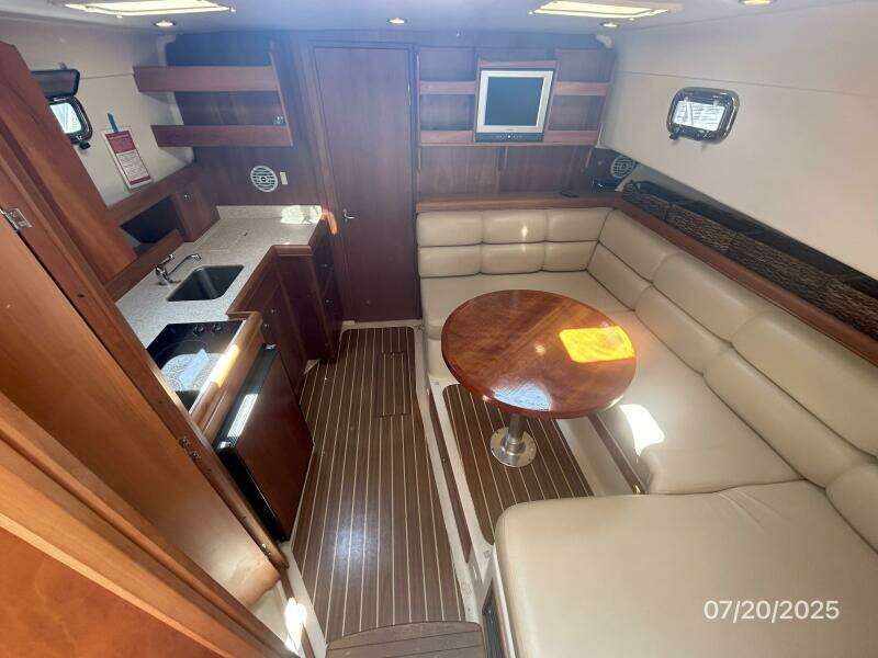 34' Mainship salon forward