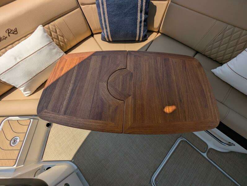 2023 Sea Ray 280 SLX