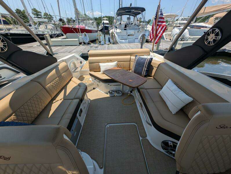 2023 Sea Ray 280 SLX