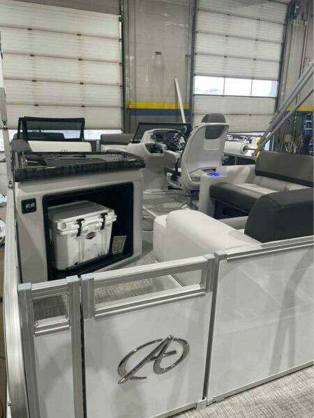 2023 Avalon 2385 LSZ