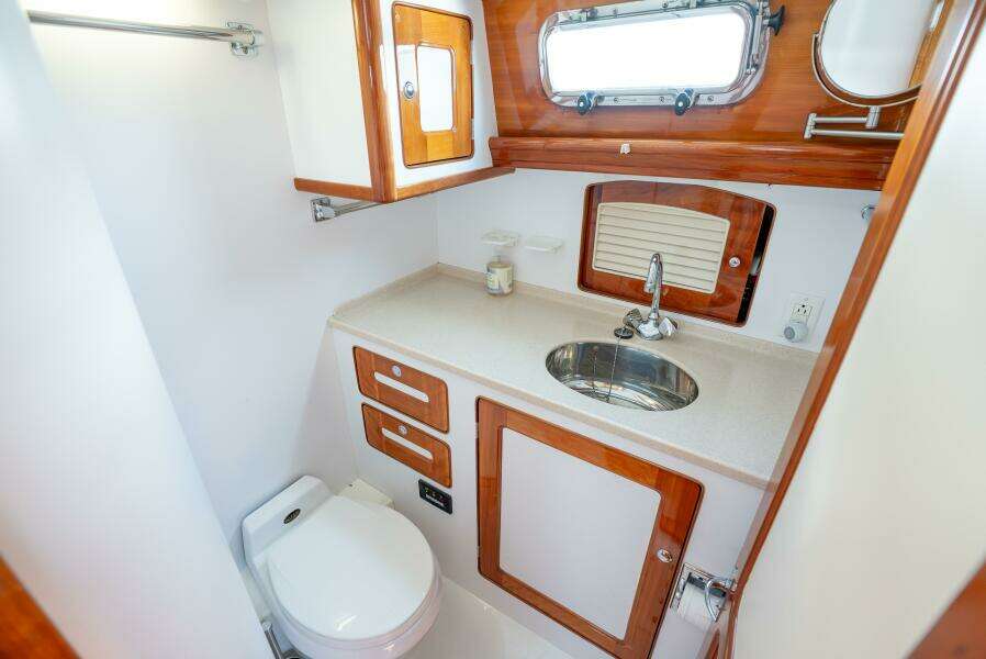 2000 Little Harbor WhisperJet 44