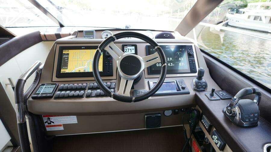 2018 Prestige 500 Flybridge