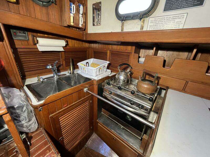 1982 Tayana Tayana 37