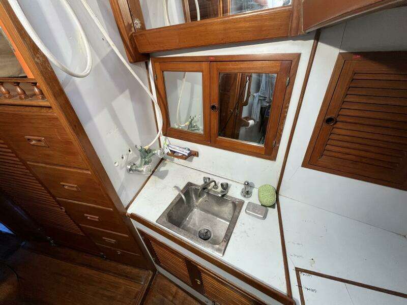 1982 Tayana Tayana 37