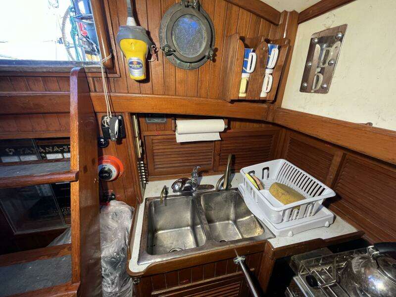 1982 Tayana Tayana 37