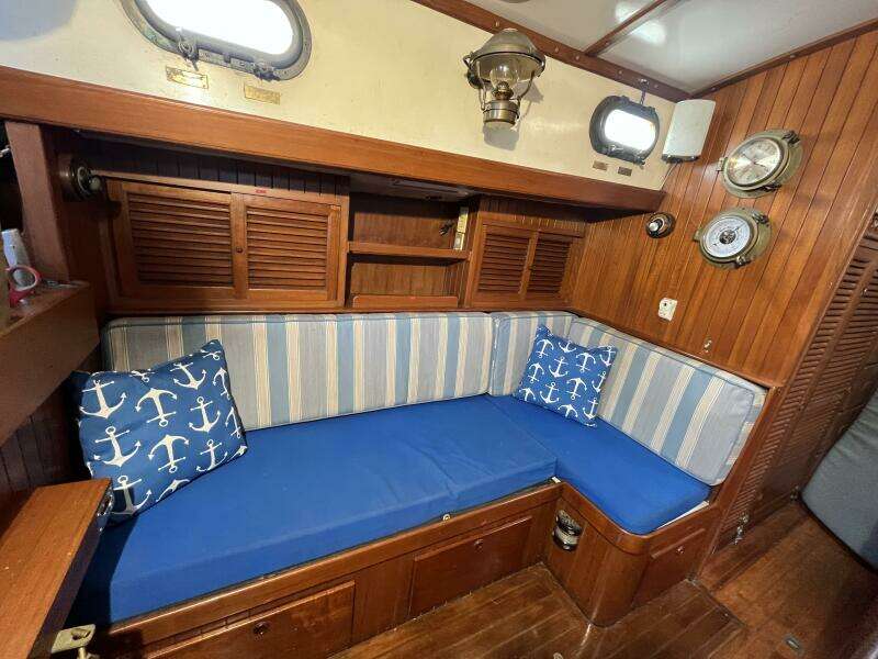 1982 Tayana Tayana 37