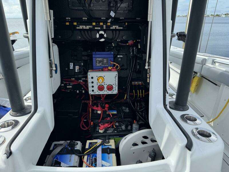 2021 Yellowfin 26 Hybrid