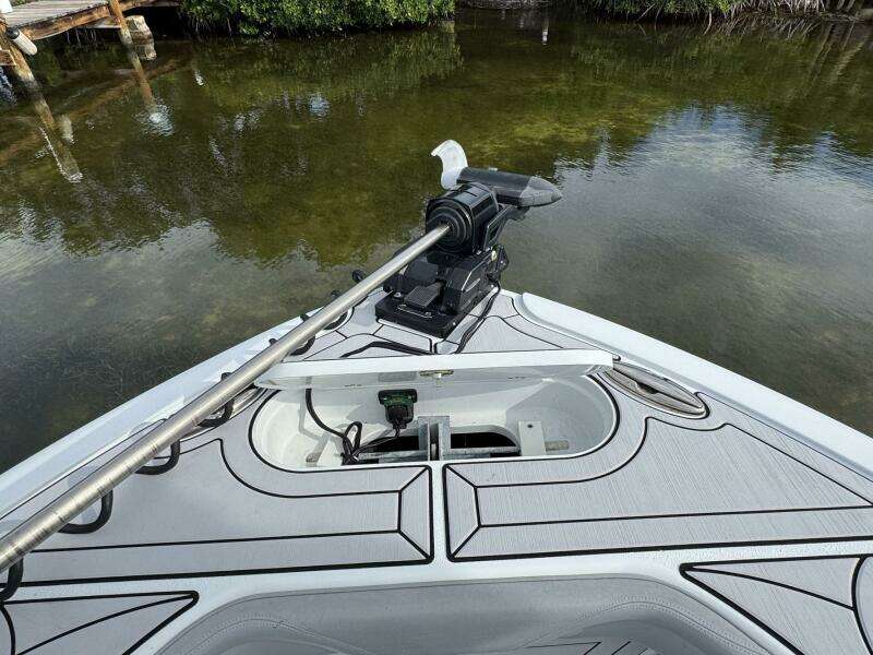 2021 Yellowfin 26 Hybrid