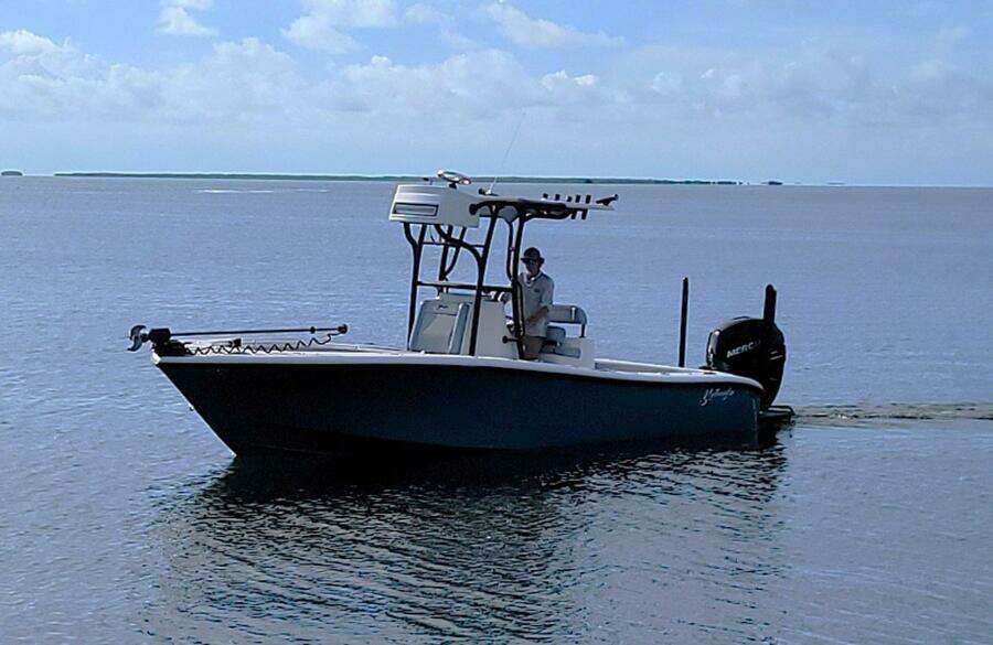 2021 Yellowfin 26 Hybrid