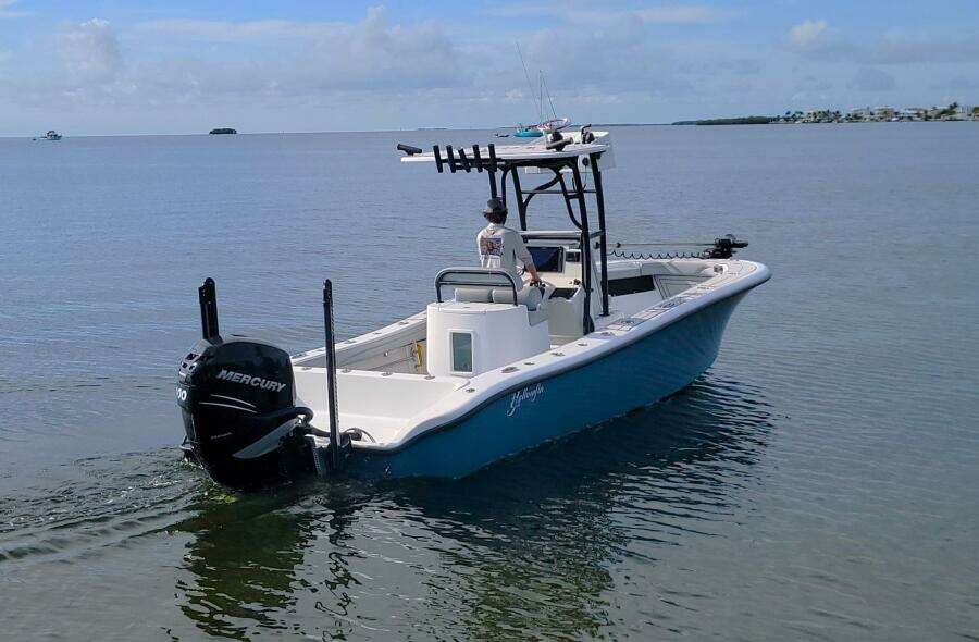 2021 Yellowfin 26 Hybrid