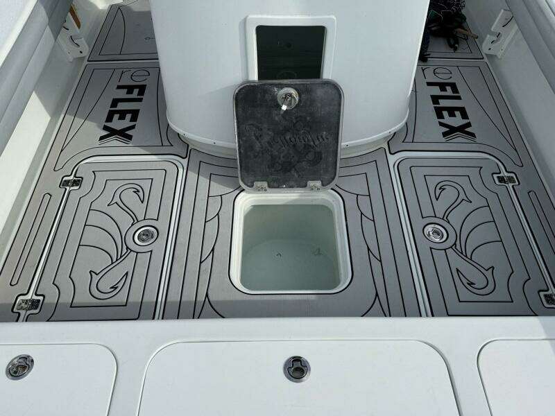 2021 Yellowfin 26 Hybrid