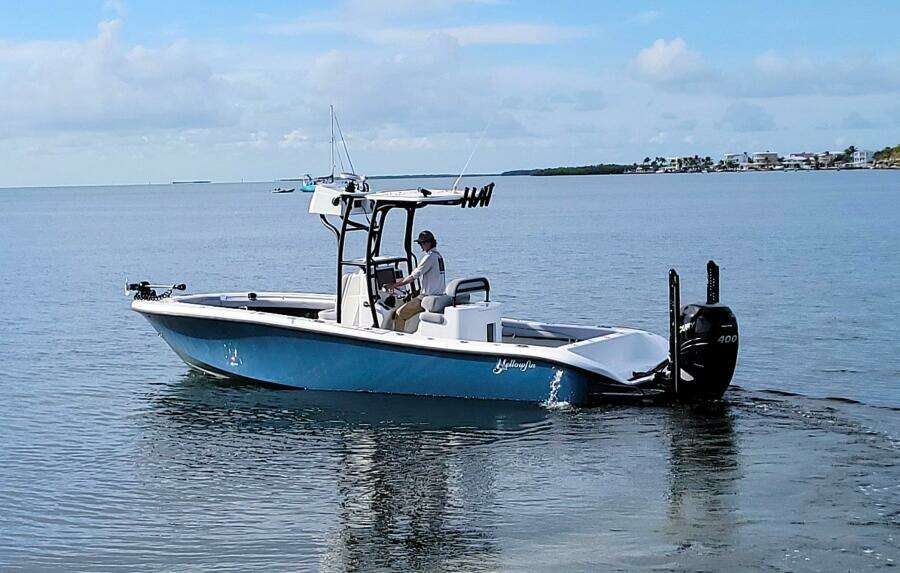 2021 Yellowfin 26 Hybrid