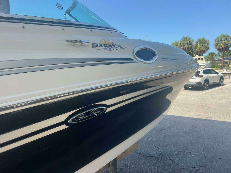 2007 Sea Ray 240 SUNDECK