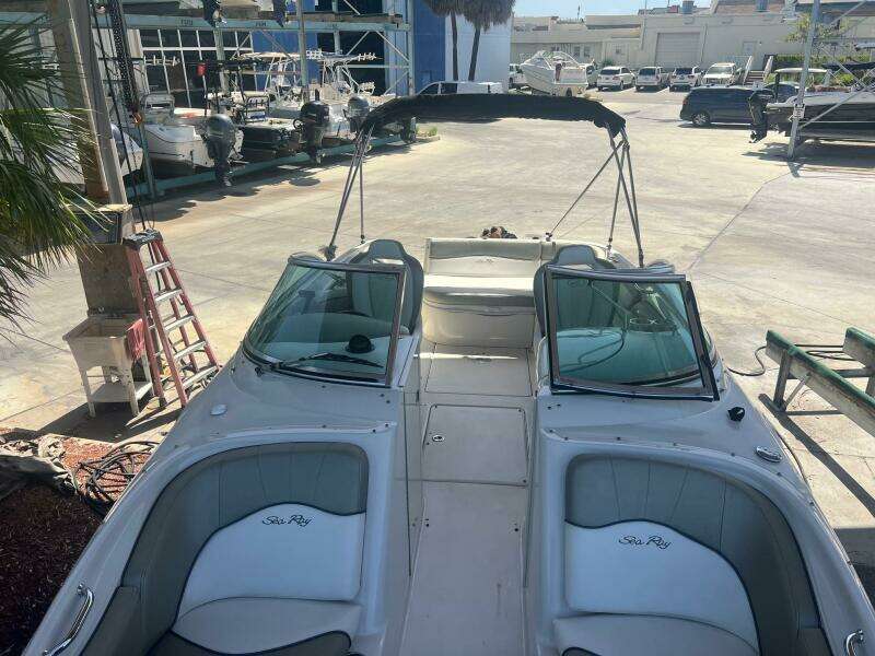 2007 Sea Ray 240 SUNDECK