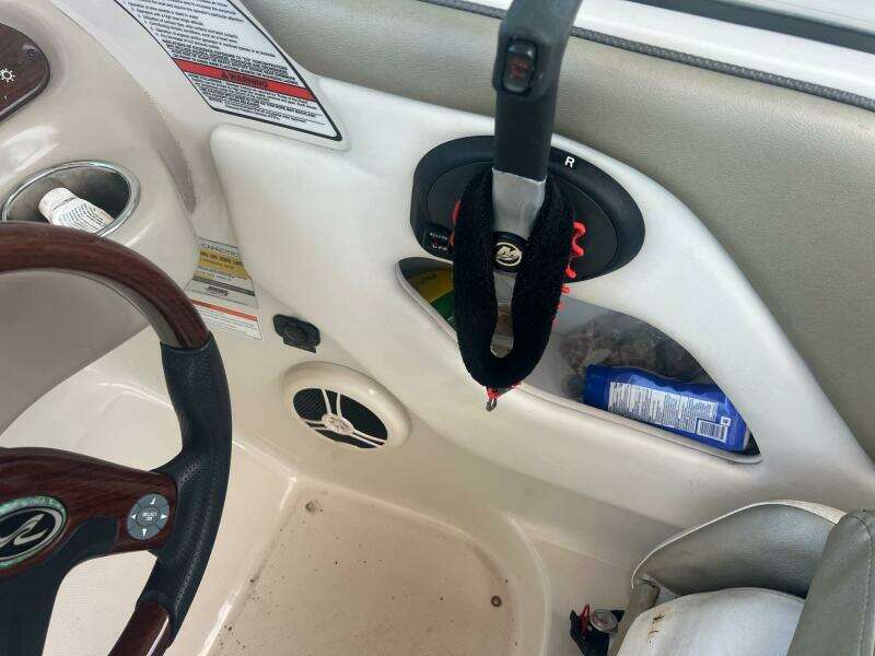 2007 Sea Ray 240 SUNDECK