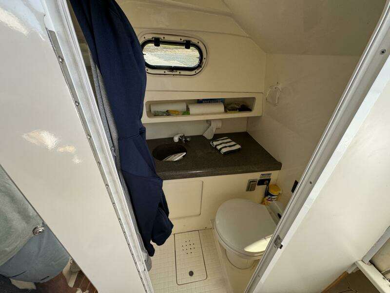 1999 Boston Whaler 28 Conquest