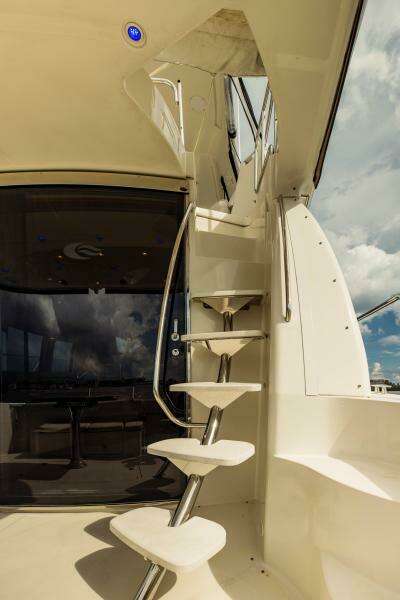 2004 Carver 56 Voyager Sonshine