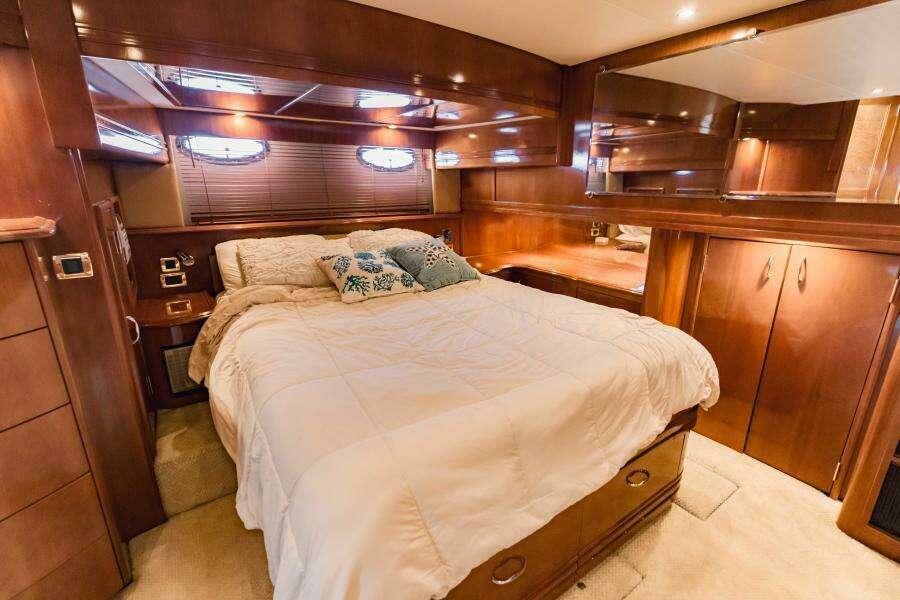 2004 Carver 56 Voyager Sonshine