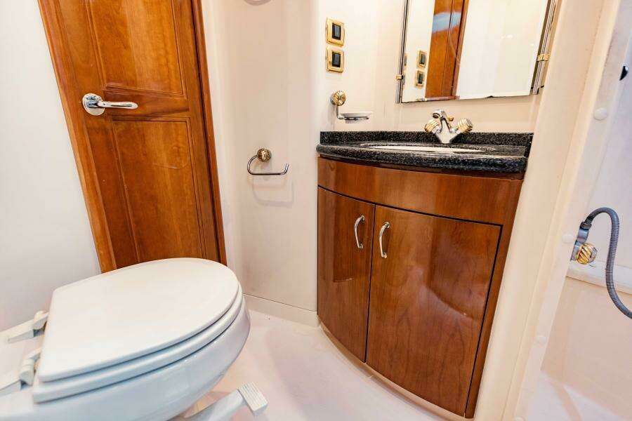 2004 Carver 56 Voyager Sonshine