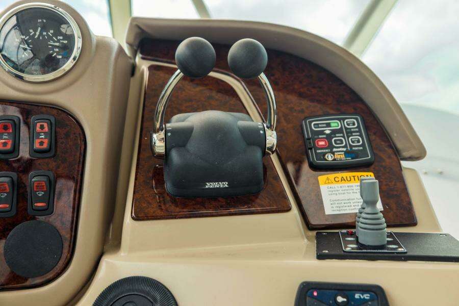 2004 Carver 56 Voyager Sonshine