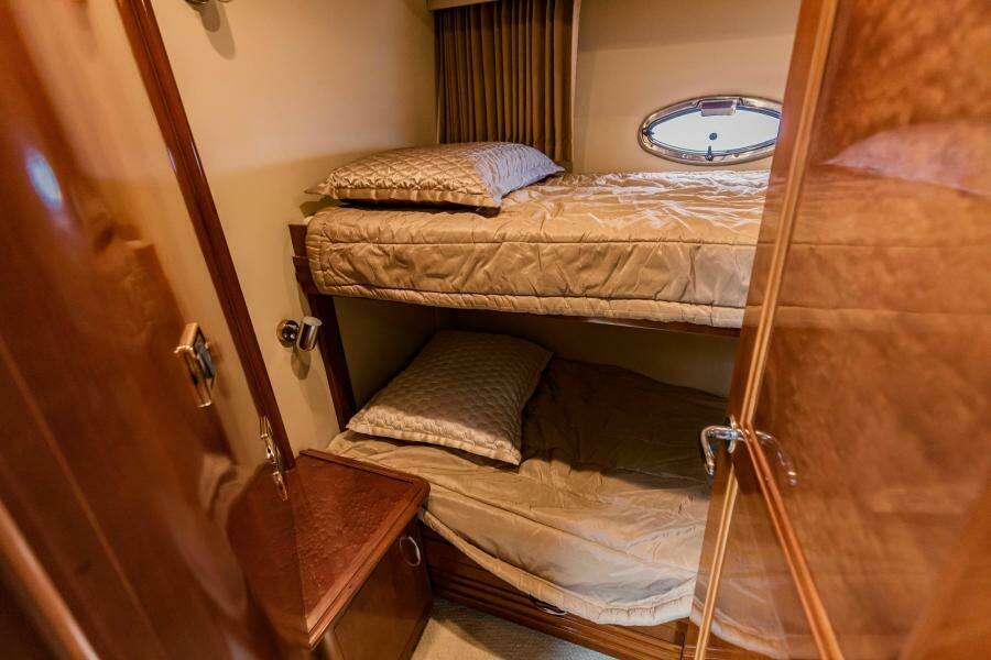 2004 Carver 56 Voyager Sonshine