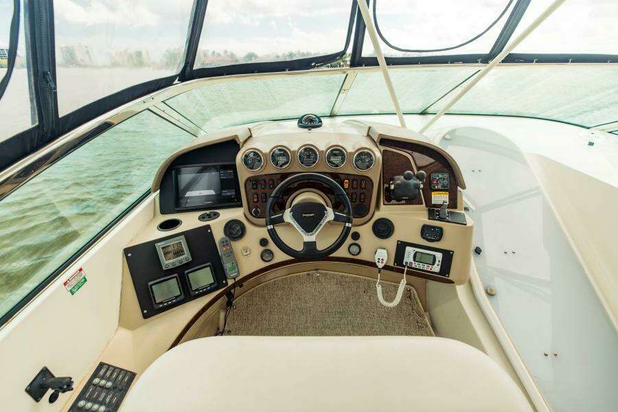 2004 Carver 56 Voyager Sonshine