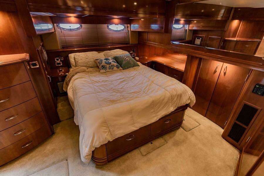 2004 Carver 56 Voyager Sonshine
