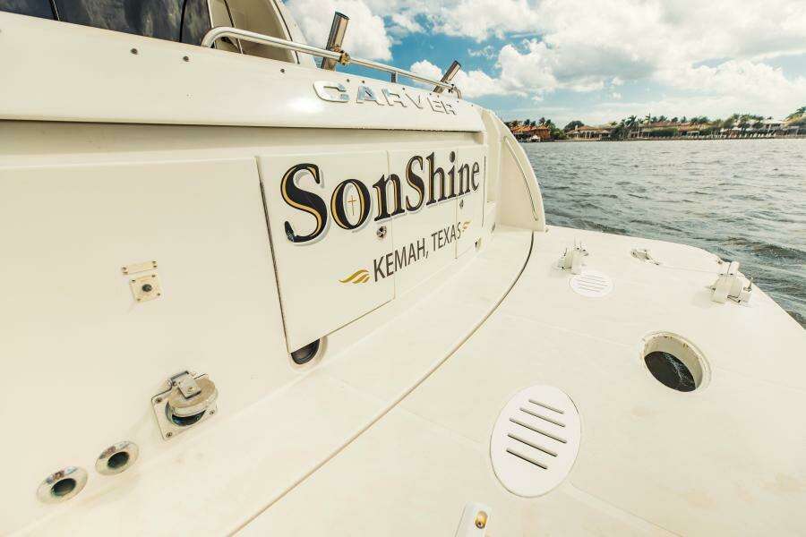 2004 Carver 56 Voyager Sonshine