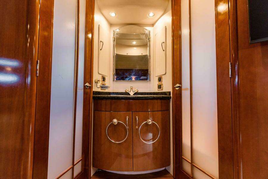 2004 Carver 56 Voyager Sonshine