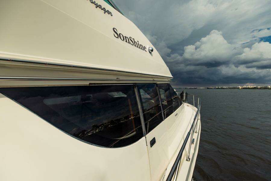 2004 Carver 56 Voyager Sonshine