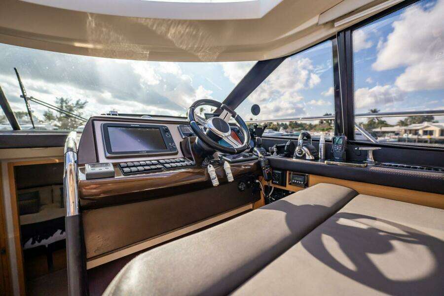 2013 Prestige 500 S