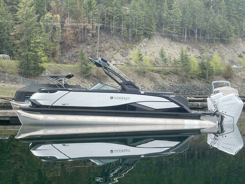 2024 Godfrey XP2700 W Twin