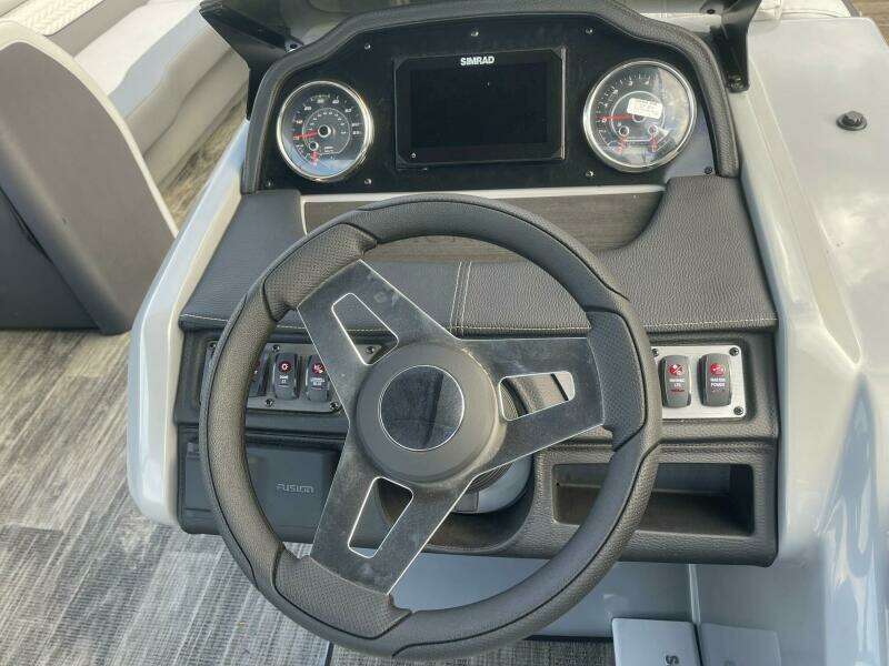 2024 Godfrey MC255DFL