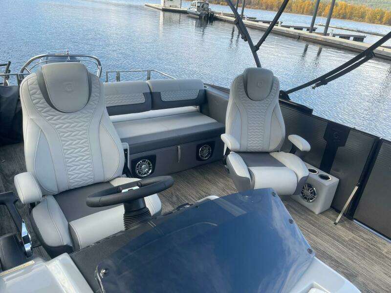 2024 Godfrey MC255DFL