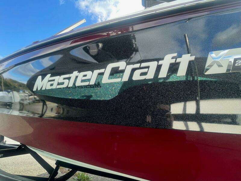 2024 Mastercraft XT24