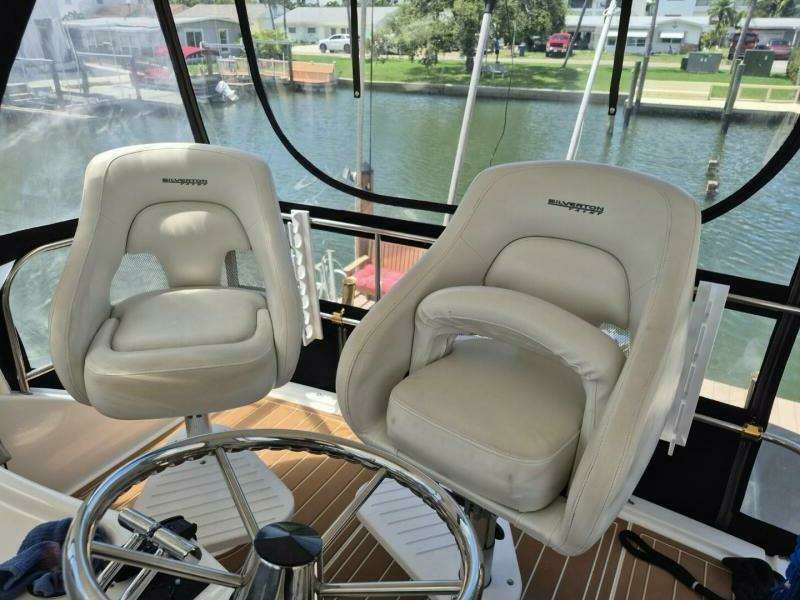 2002 Silverton 38 Convertible