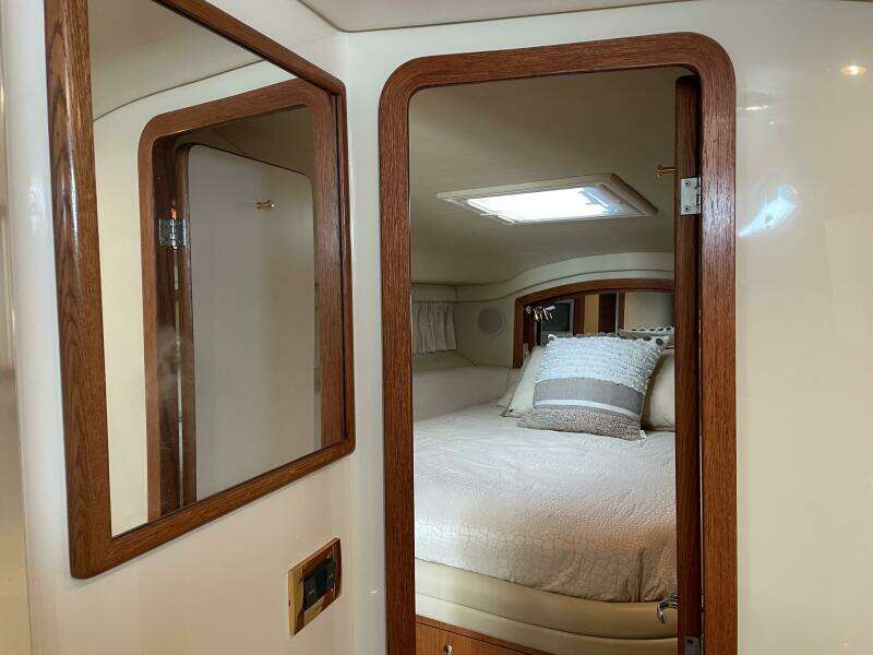 2000 Sea Ray 400 Sedan Bridge