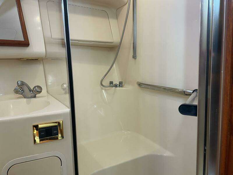 2000 Sea Ray 400 Sedan Bridge