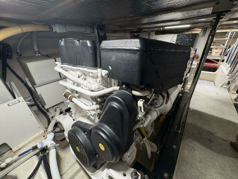 2004 Carver 56 Voyager