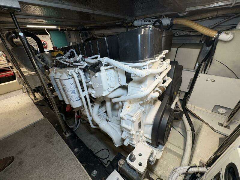 2004 Carver 56 Voyager