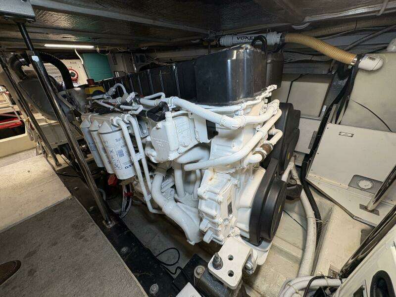 2004 Carver 56 Voyager