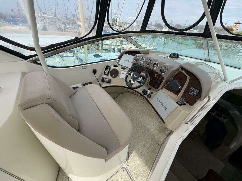 2004 Carver 56 Voyager